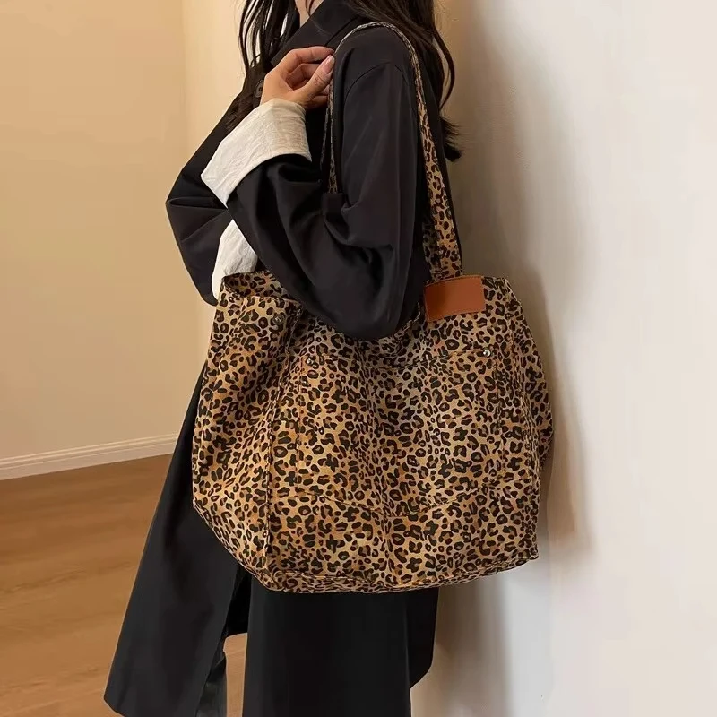 Vintage Leopard Print Women's Handbag Fashion Large Capacity Leopard Print Canvas Bag Underarm Bag Large Shopping Bag Women' Bag - Image 2